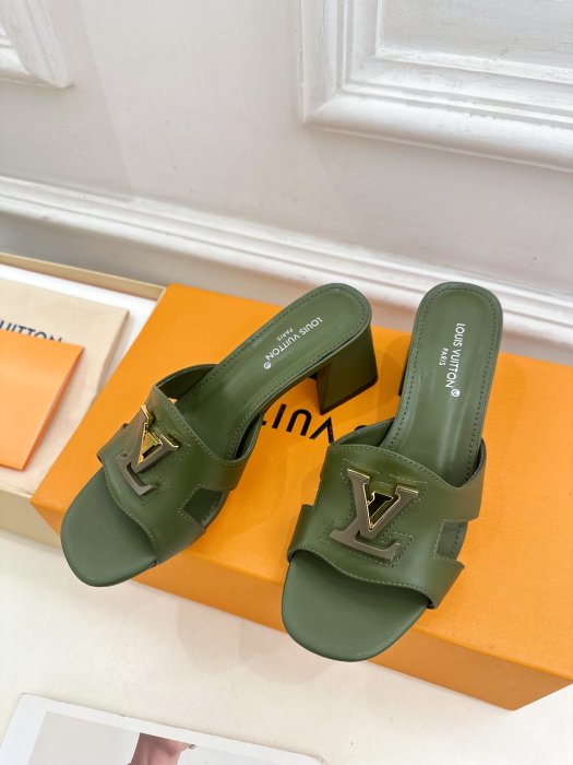 Босоножки фото 3