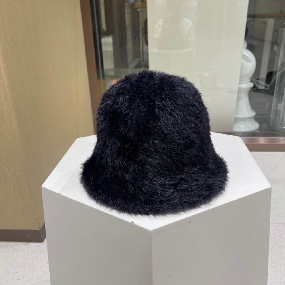 Hat on fur winter фото 2