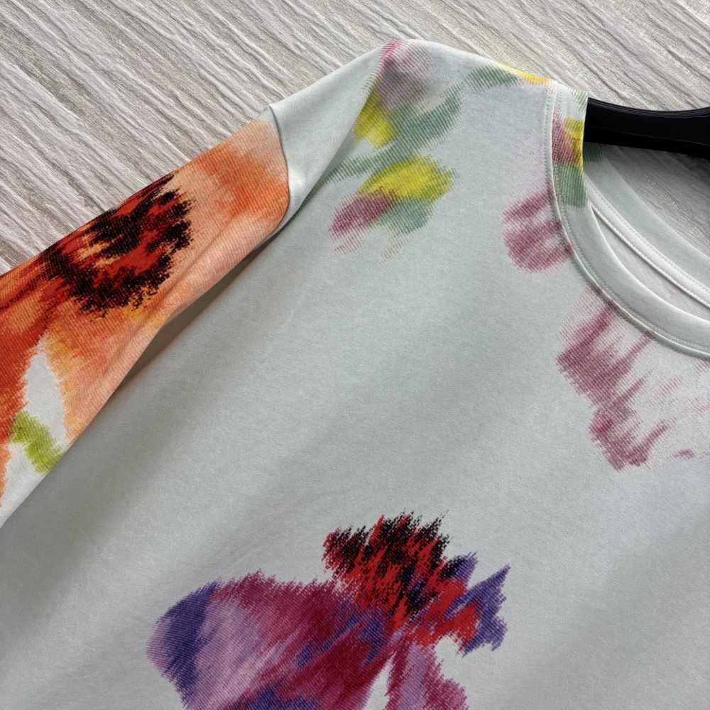 Футболка жіноча фото 4