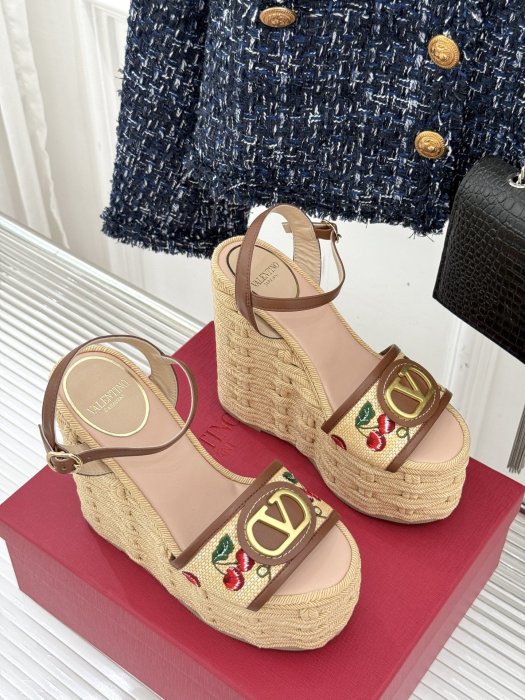 Босоножки фото 3