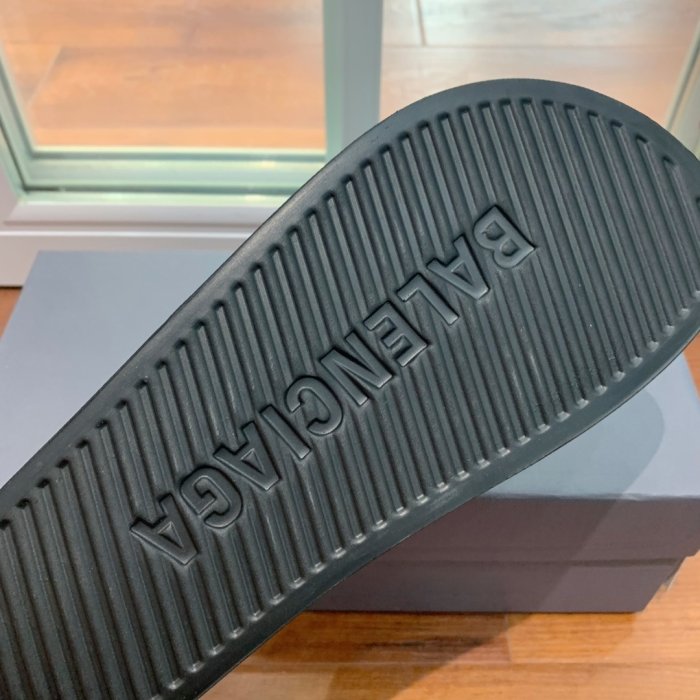 Шльопанці фото 8