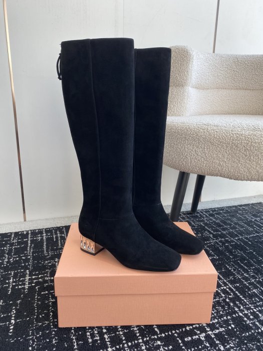 Boots women's