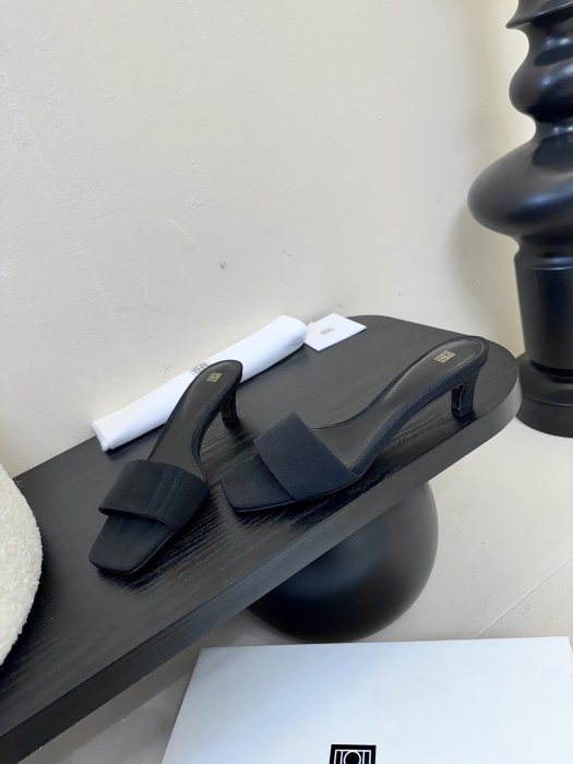 Шльопанці жіночі фото 3