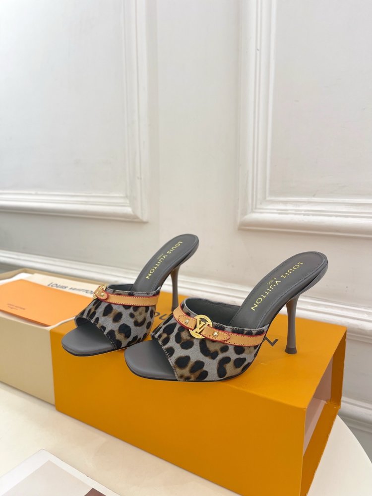 Босоножки фото 3