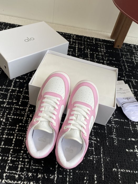 Кроссовки женские фото 4