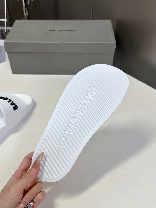 Шлепанцы фото 9