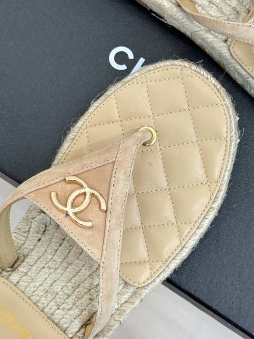 Шлепанцы женские фото 7