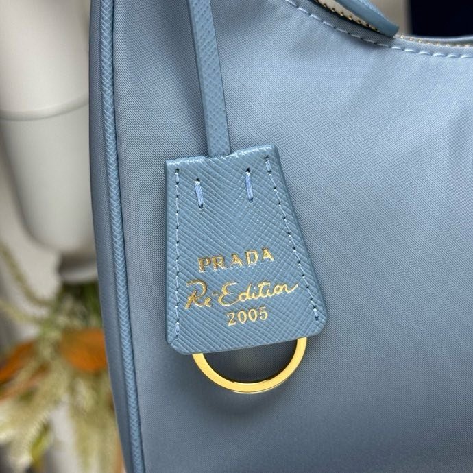 Сумка женская Re-Edition 2005 Re-Nylon 1N204M 22 см фото 6