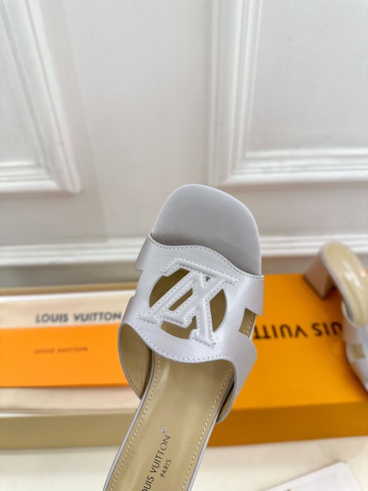 Босоножки фото 6