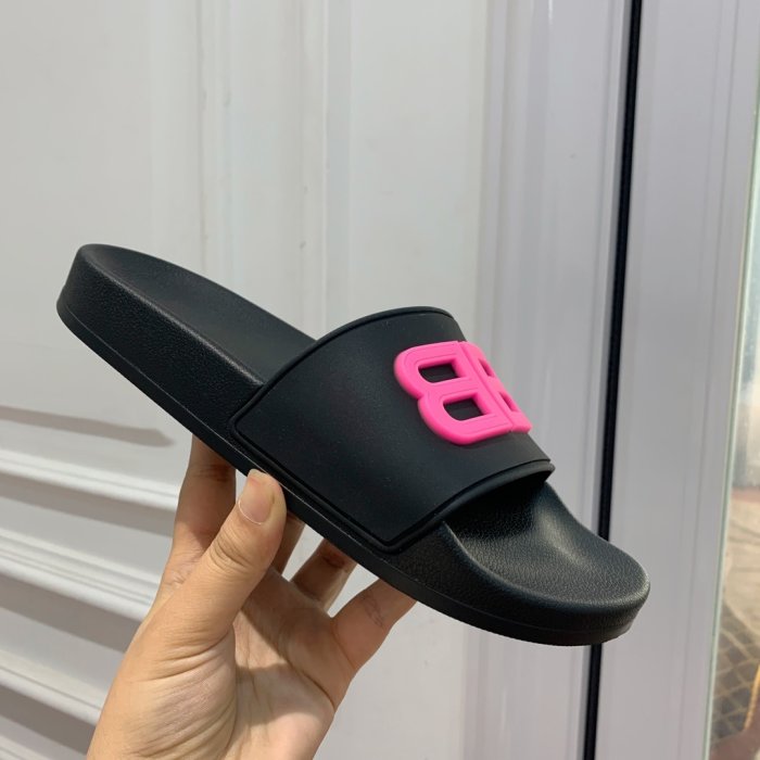 Шлепанцы фото 3