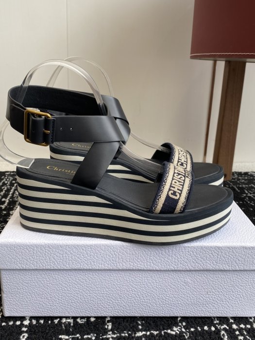 Босоножки фото 2