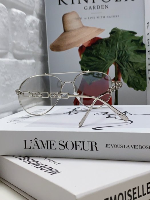 Очки солнцезащитные фото 3