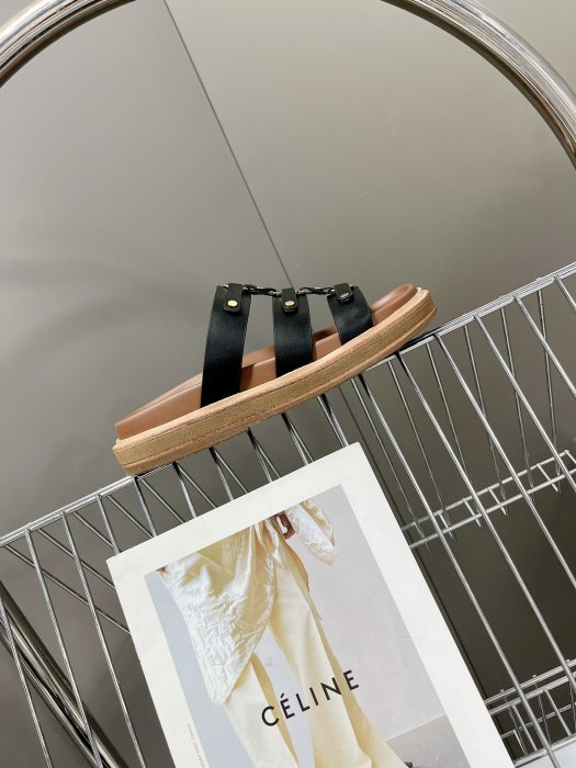 Шлепанцы фото 5