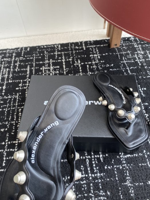 Шльопанці жіночі фото 8