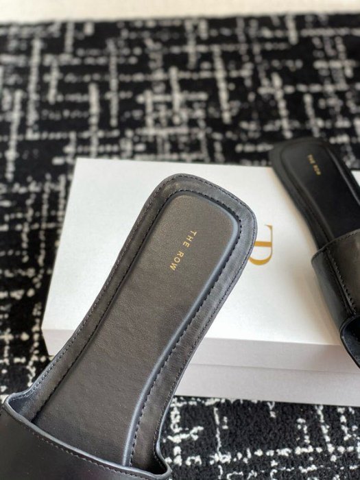 Шлепанцы фото 9