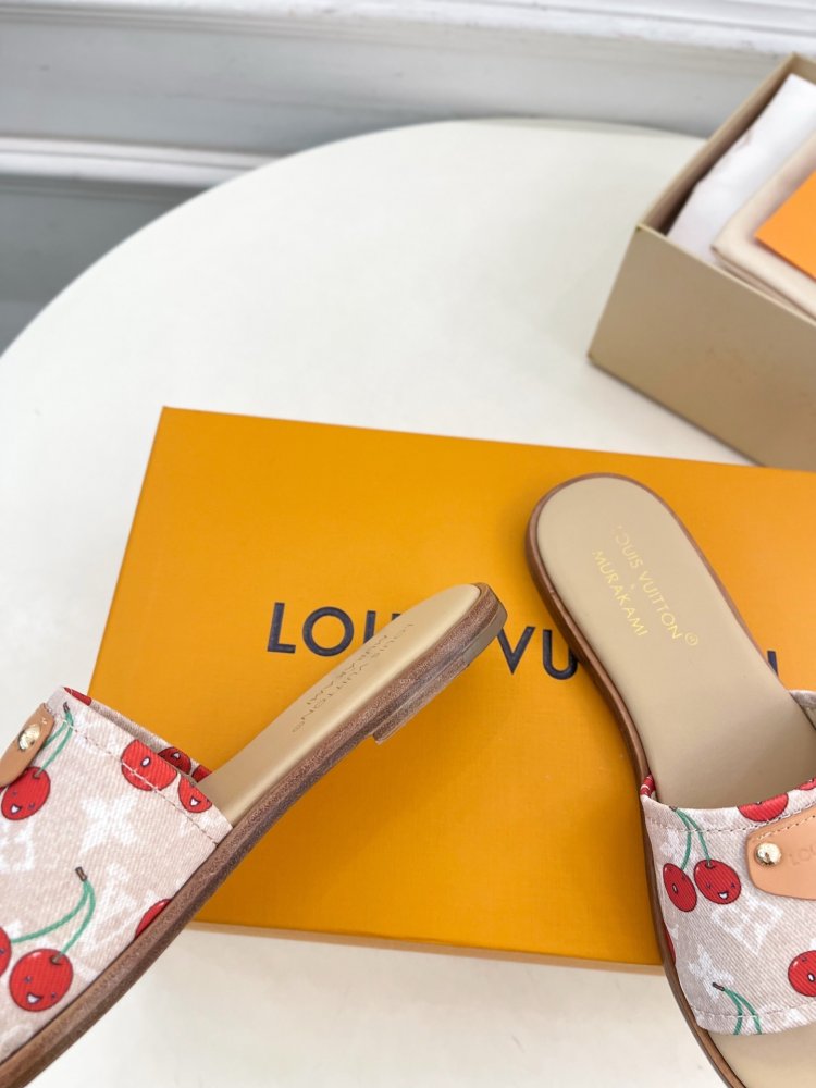 Шлепанцы женские фото 8