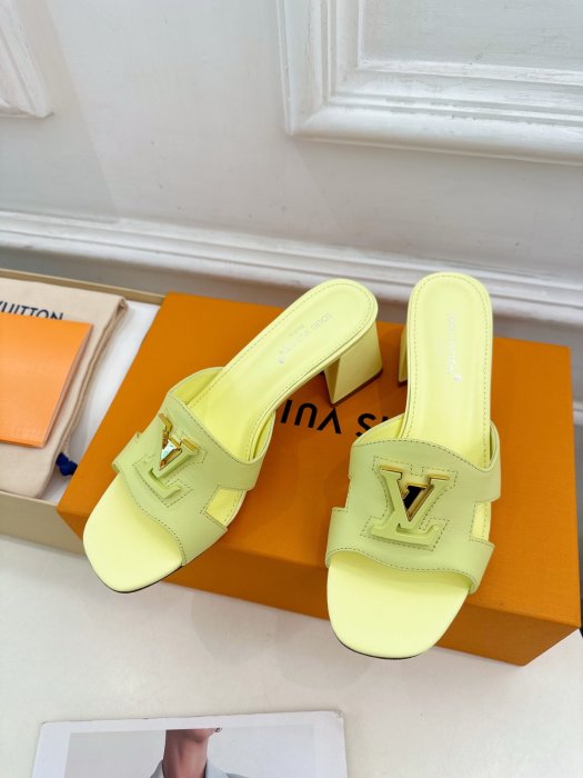 Босоножки фото 3