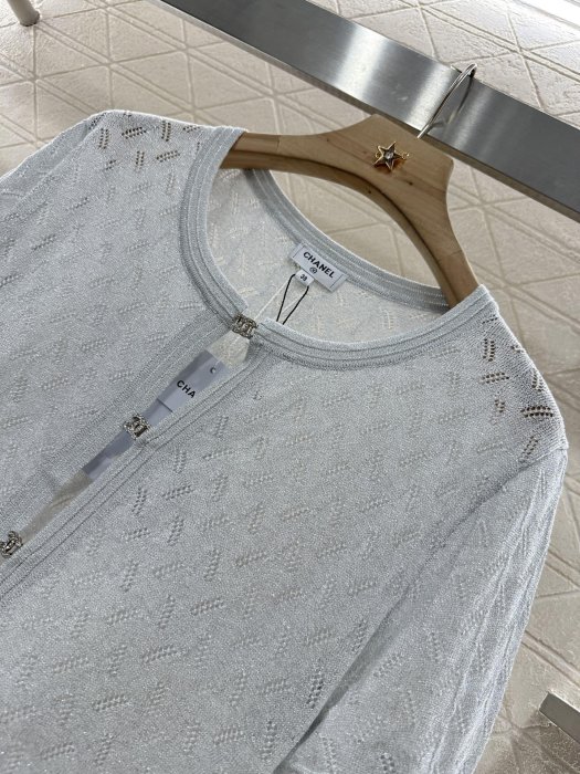 T-shirt women's фото 8