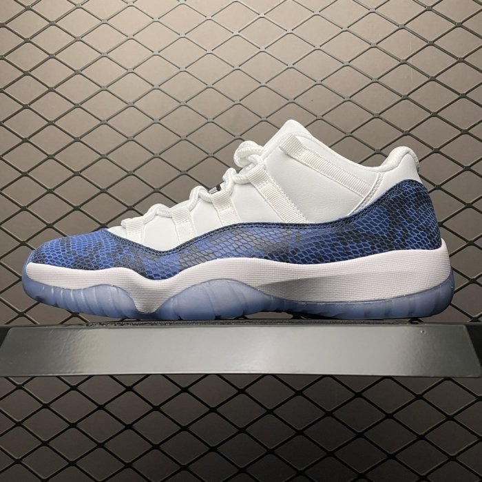 Кроссовки Air Jordan 11 Low SE