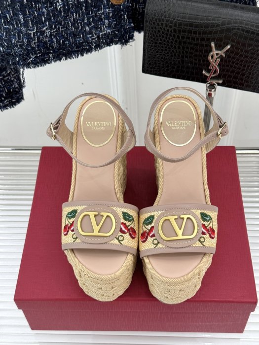 Босоножки фото 4