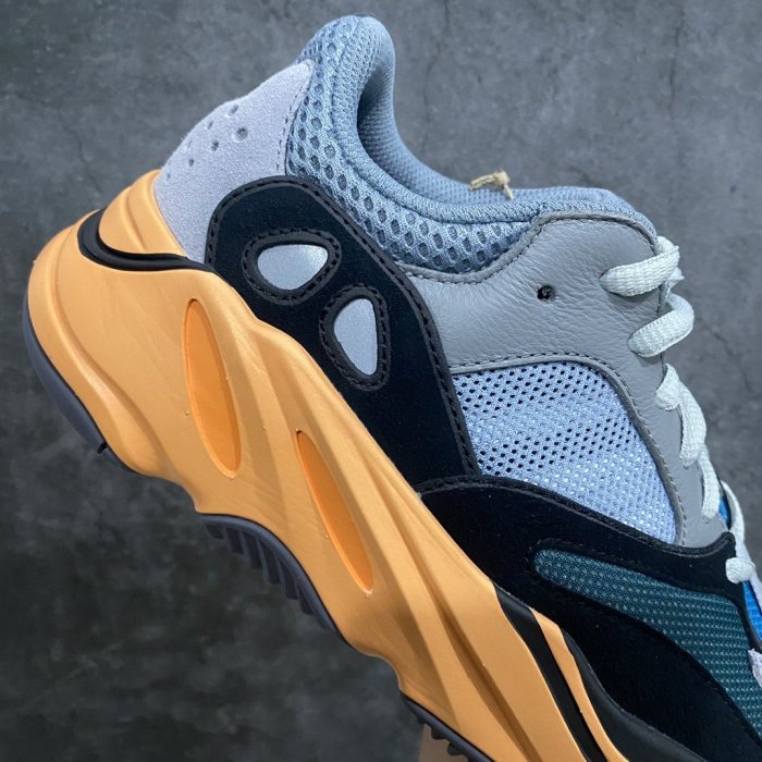 Sneakers Yeezy 700 Wash Oriange GW0296 фото 7