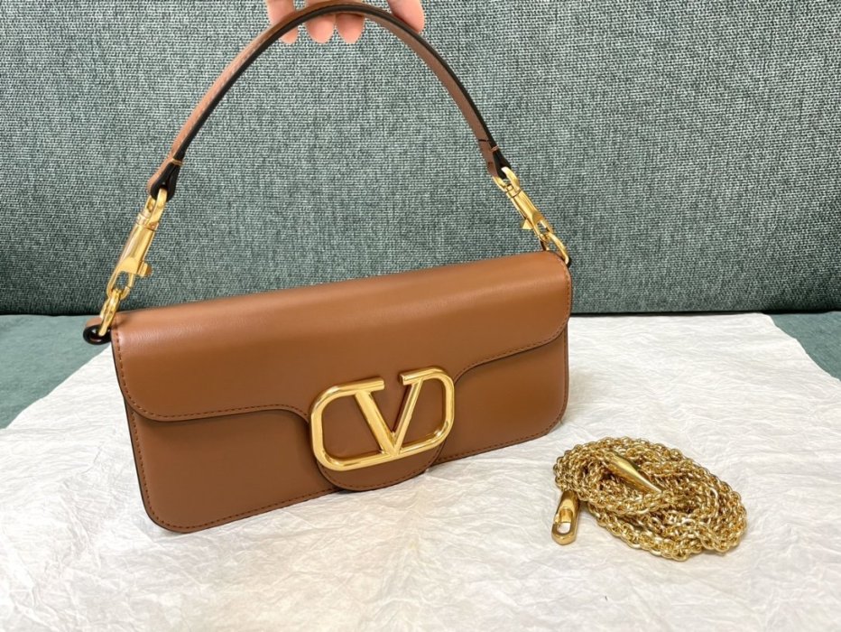 A bag women's Valentino Garavani Mini Loco 27 cm фото 8