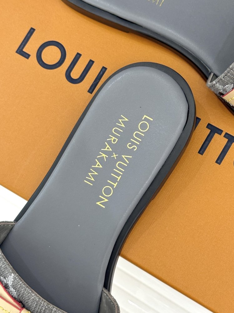 Шлепанцы женские фото 8