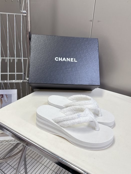 Шлепанцы фото 2