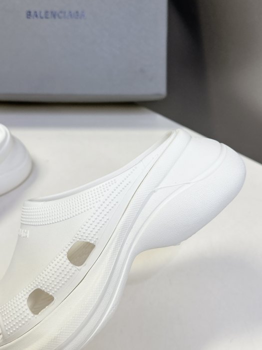 Шлепанцы фото 8