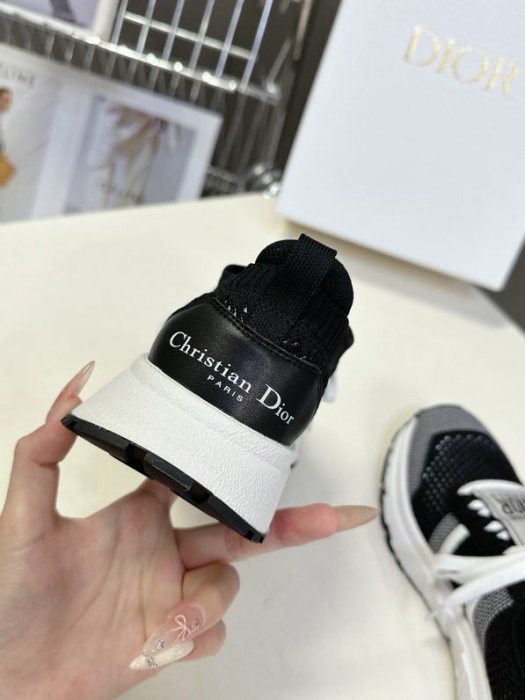 Кроссовки женские фото 7