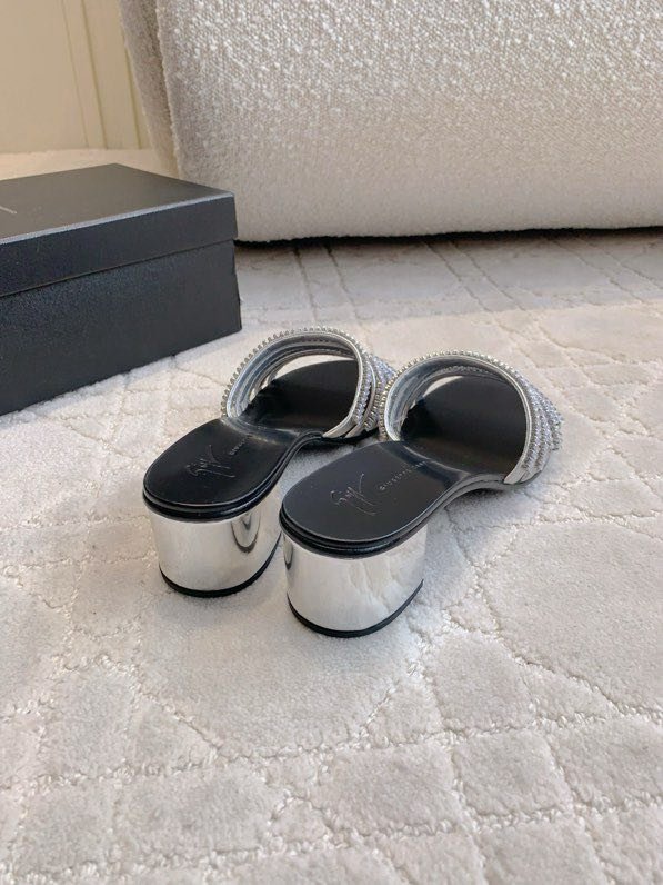 Босоніжки фото 3