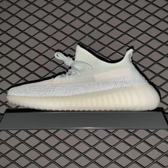 Кроссовки Yeezy Boost 350V2 фото 8