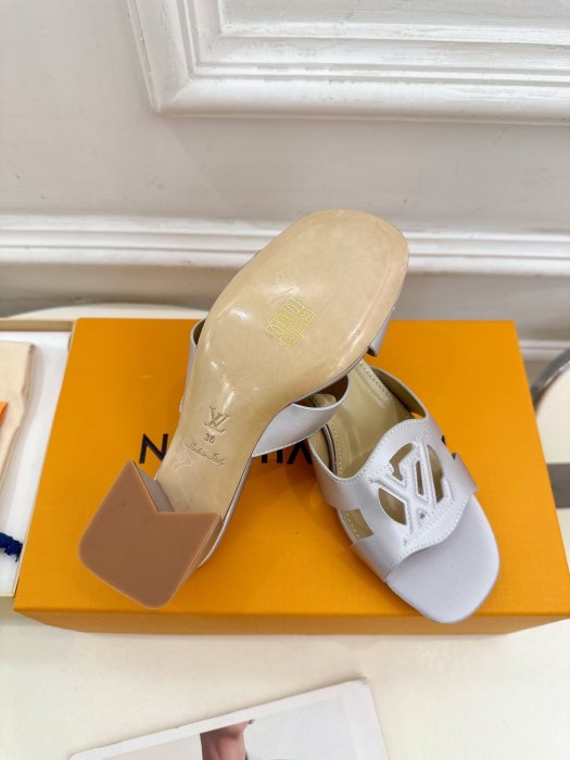 Босоножки фото 9