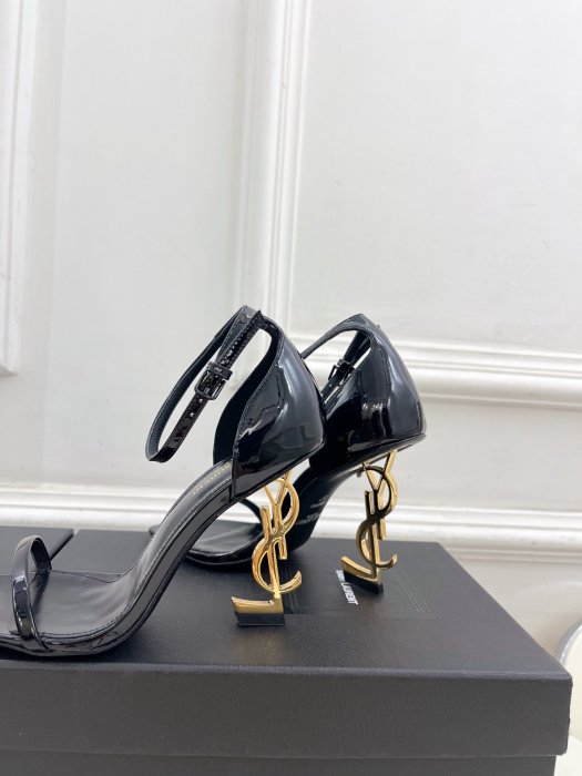 Босоножки фото 7