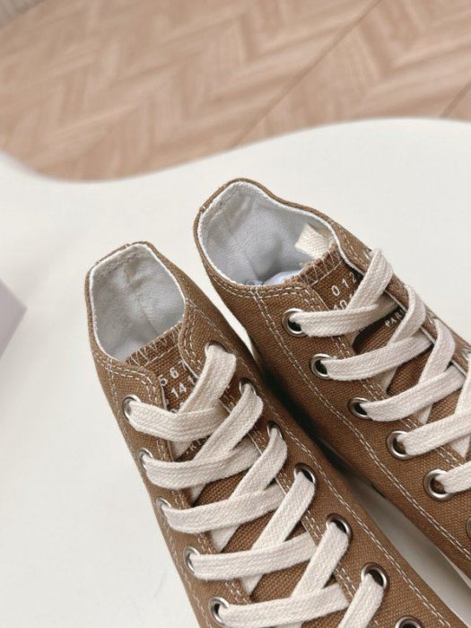 Кеди жіночі з роздвоєним носком фото 8