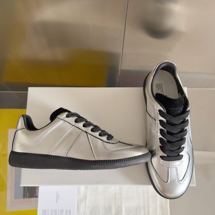 Кросівки фото 2