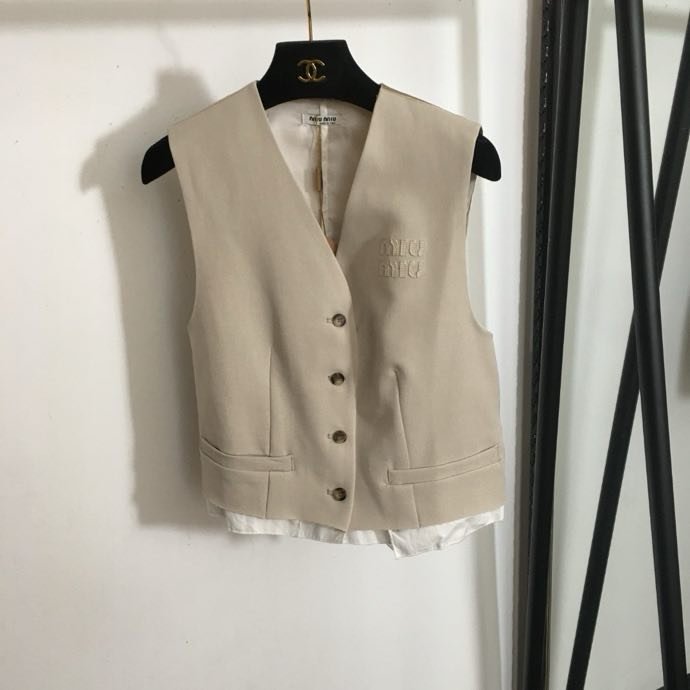 Костюм жіночий фото 2