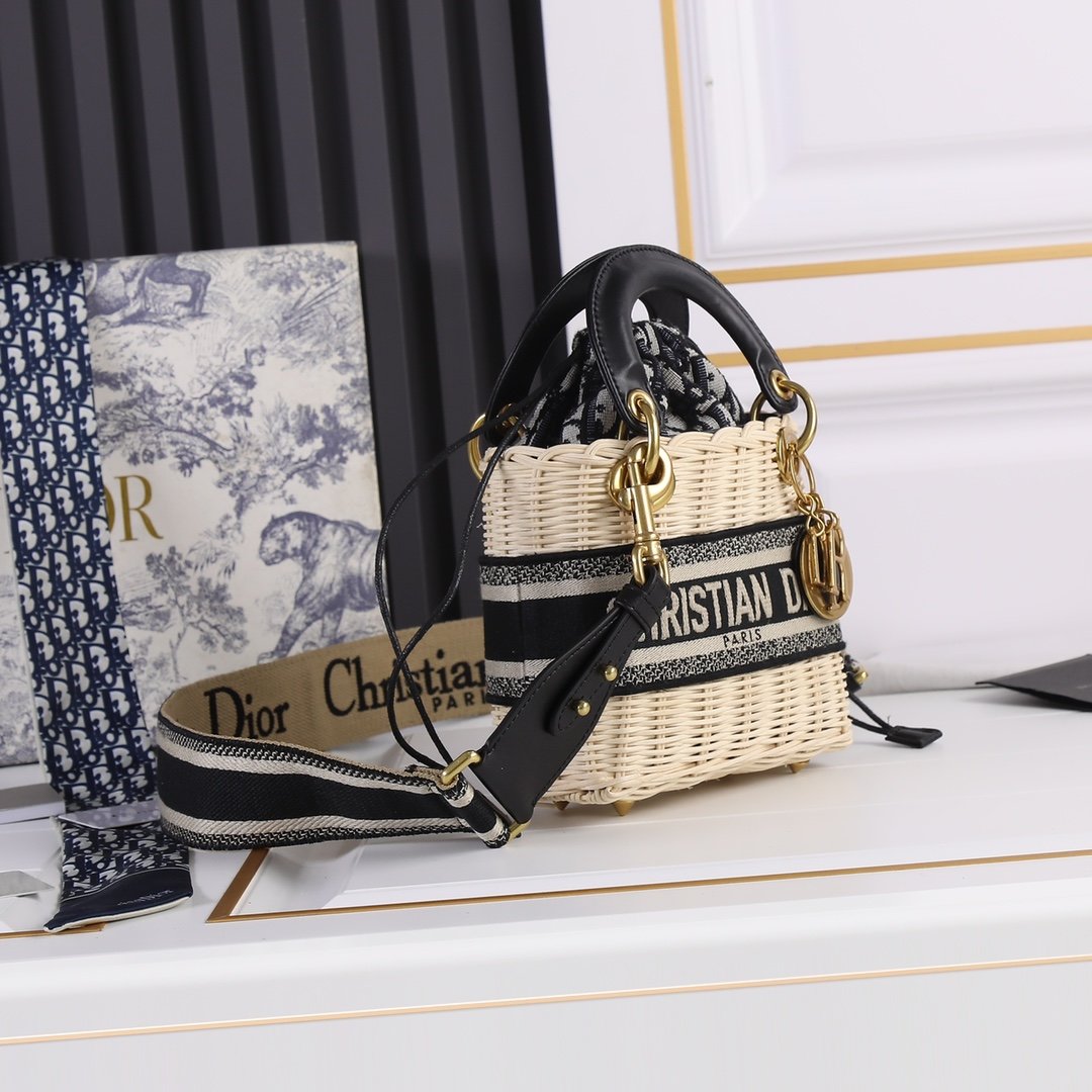 Сумка mini Lady Dior Bag Natural Wicker Oblique 20 см фото 2