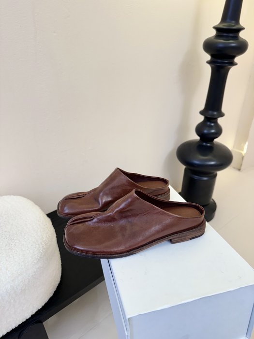 Мюли с раздвоенным носком фото 5