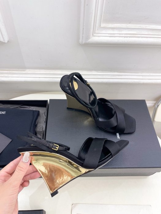 Босоножки фото 7