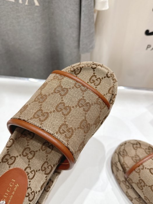 Шлепанцы фото 7