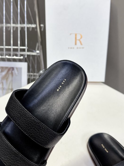 Шлепанцы фото 7