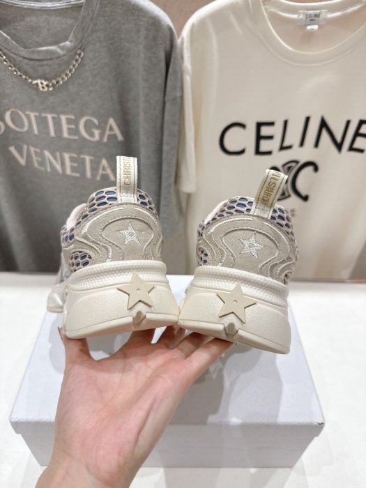 Кроссовки фото 8