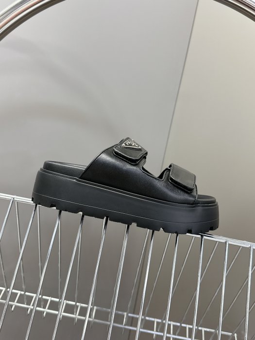 Шлепанцы фото 5