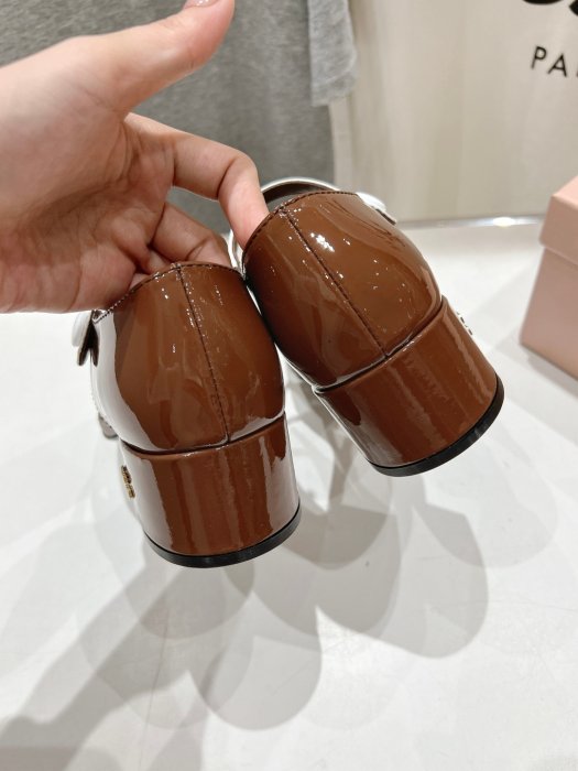 Босоножки фото 9