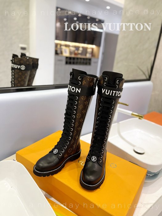 Boots women's LV Circle