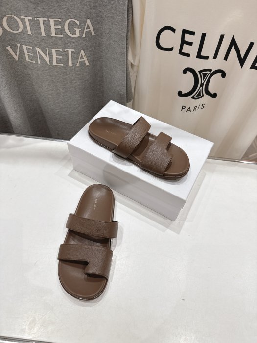 Шлепанцы фото 5