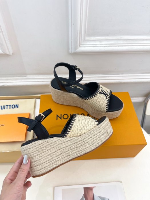 Босоножки фото 4