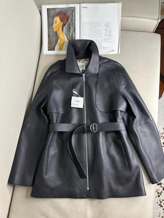 Coat women's leather