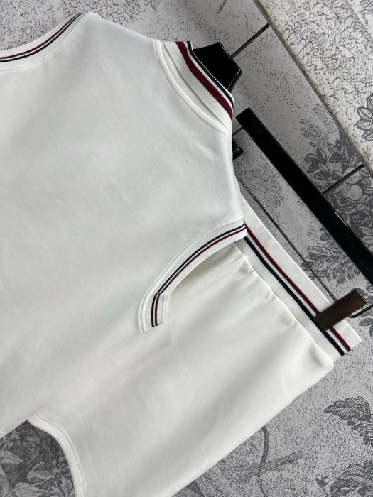 Костюм женский фото 8